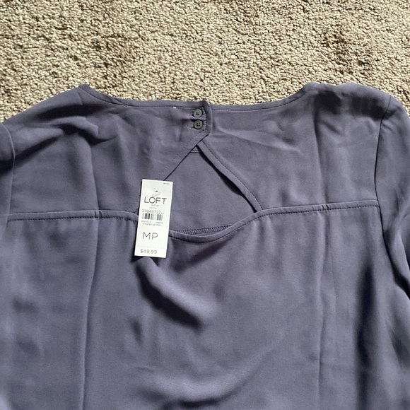 NWT Loft Polyester Blouse in Gray - Medium Petite - Picture 7 of 7
